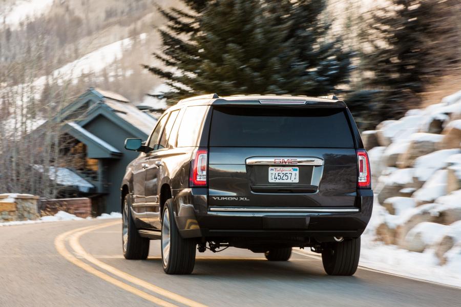  GMC Yukon XL Denali (GMTK2YG) 2017 года  (фото 3 из 5)